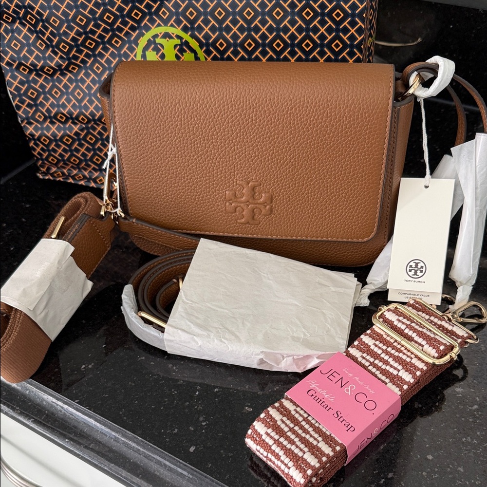 NWTTory Burch Tan Crossbody Bag with solid strap a Tory leather +Patterned Strap
